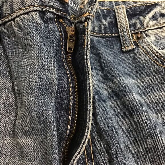 NO BOUNDARIES Denim High Rise Straight Leg Distressed Jean New Size 13 - Picture 3 of 9